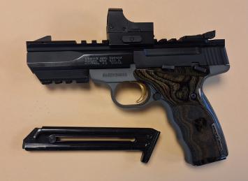 Browning-buck-mark-black-label-inclusief-red-dot